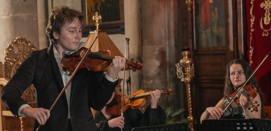 Paris: Classical Music Concert in Saint-Julien-le-Pauvre - Who will enjoy this concert most?
