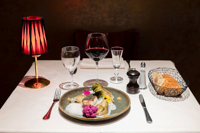 Paris Dinner Show Opera Bel Canto - The service and atmosphere at the table