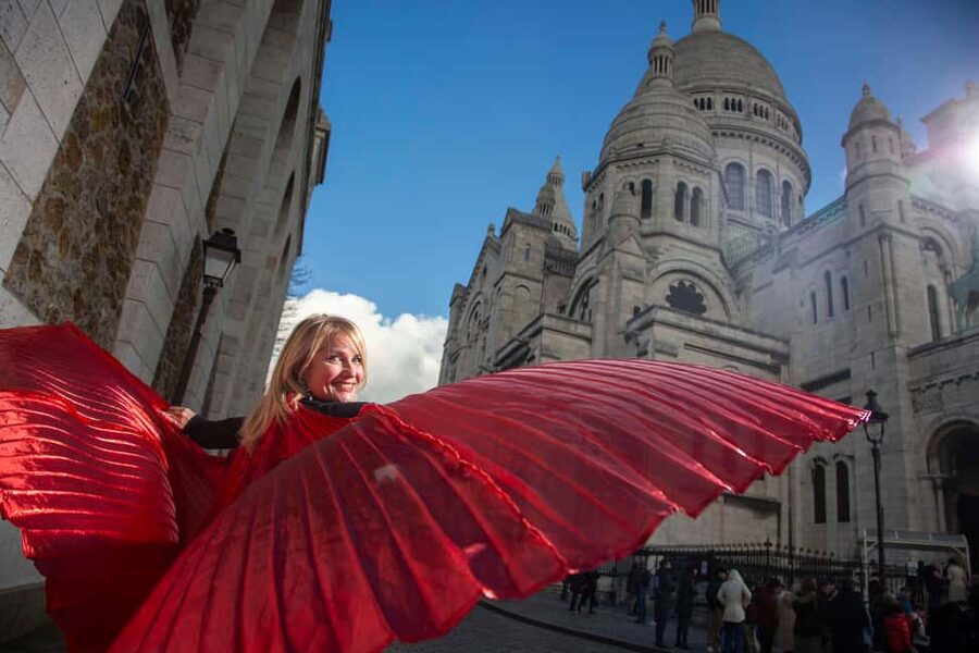 Paris: Opera Singer Guide in Montmartre - Why a singing guide changes Montmartre
