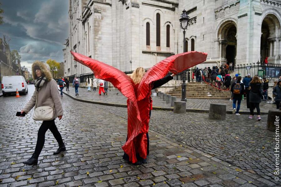 Paris: Opera Singer Guide in Montmartre - Starting at Place des Abbesses