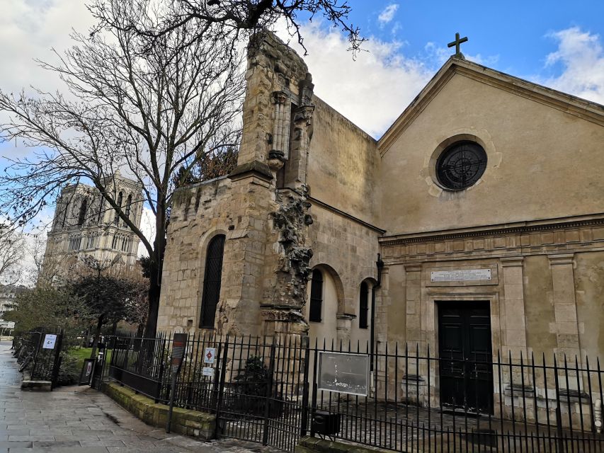 Paris: Romantic Piano Concert at Saint-Julien-le-Pauvre - Arriving 30 minutes early at the church door