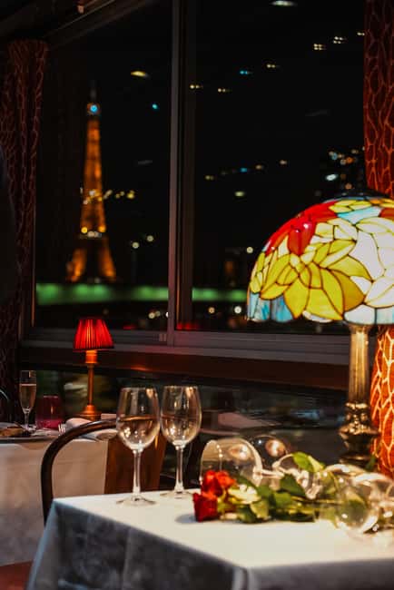 Paris: Seine River Cruise with 3-Course Dinner & Live Music - Should you book it?