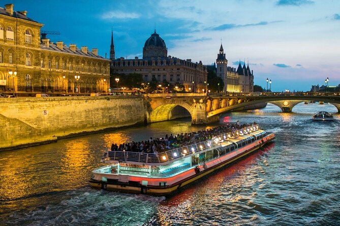 Paris Seine River Dinner Cruise by Maxim's with Champagne & Music - Key points before you book
