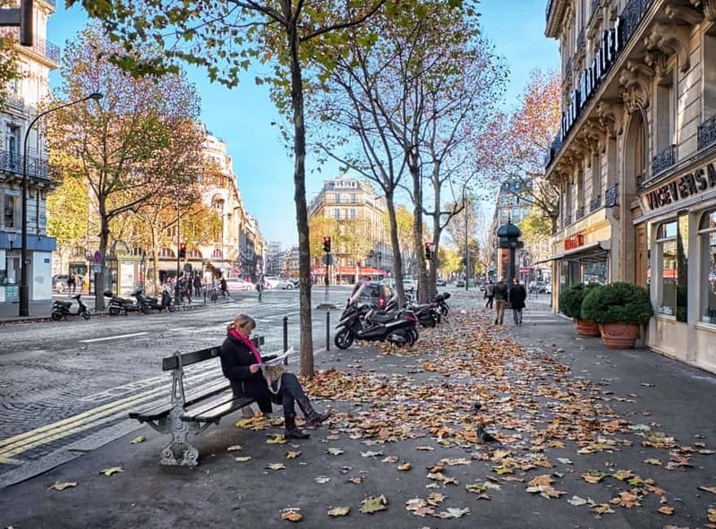 Paris Walk: Opera to Montmartre with Pastry & Chocolate - Guide quality and group format
