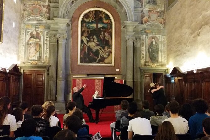Pizza Dinner and Italian Opera Arias Concert in Florence - Starting near Piazza del Carmine at 7:30 pm