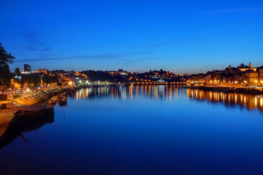 Porto: All-Inclusive Fado Dinner Show and Night Tour - Key points to know before booking