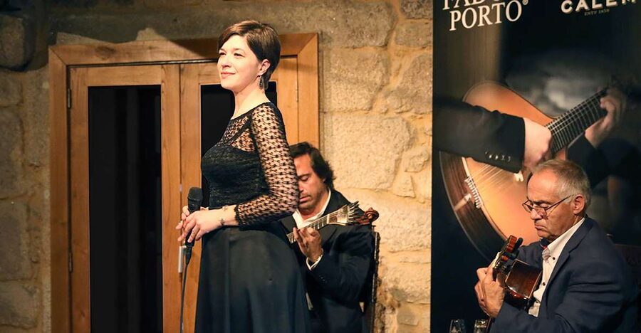 Porto: Cálem Cellar Tour, Fado Show & Wine Tasting - Small details that can improve the experience