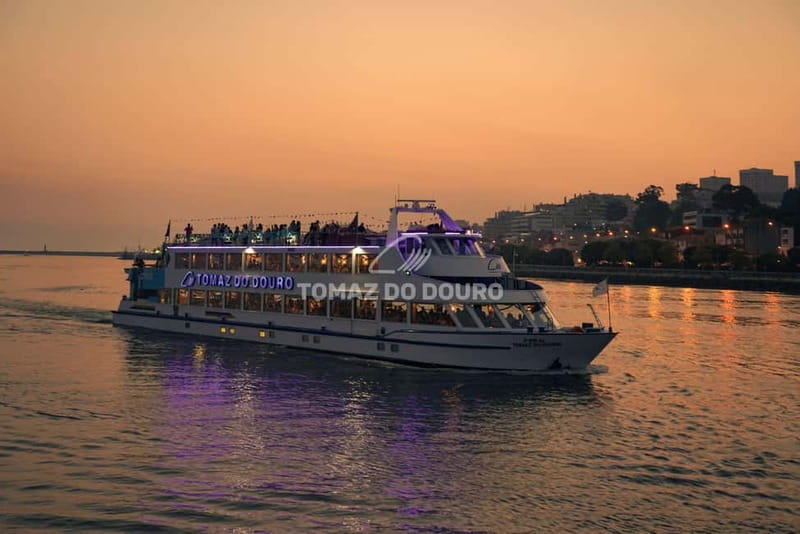 Porto: Cruise with Dinner & Live Music - Porto’s lights from the Douro