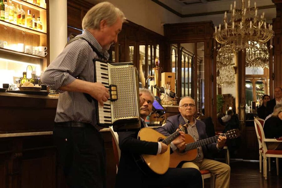 Porto: Dinner with Fado and Traditional Portuguese Music - The Historic RC Restaurant Setting