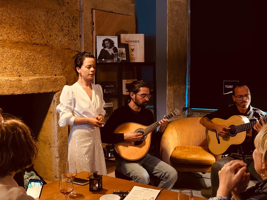 Porto: Fado Live Music, Wine & Cultural Introduction - Two voices reveal different sides of Fado