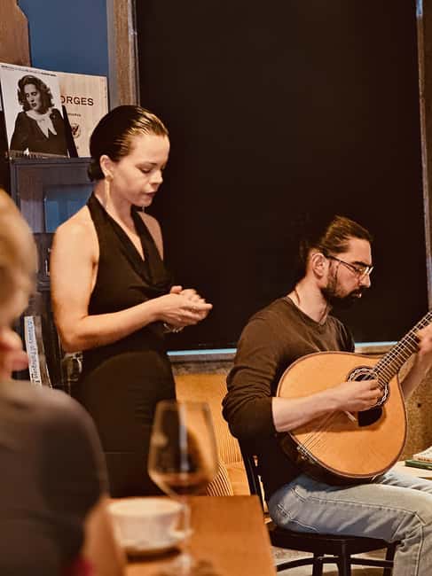 Porto: Fado Live Music, Wine & Cultural Introduction - Why the silence and acoustics matter