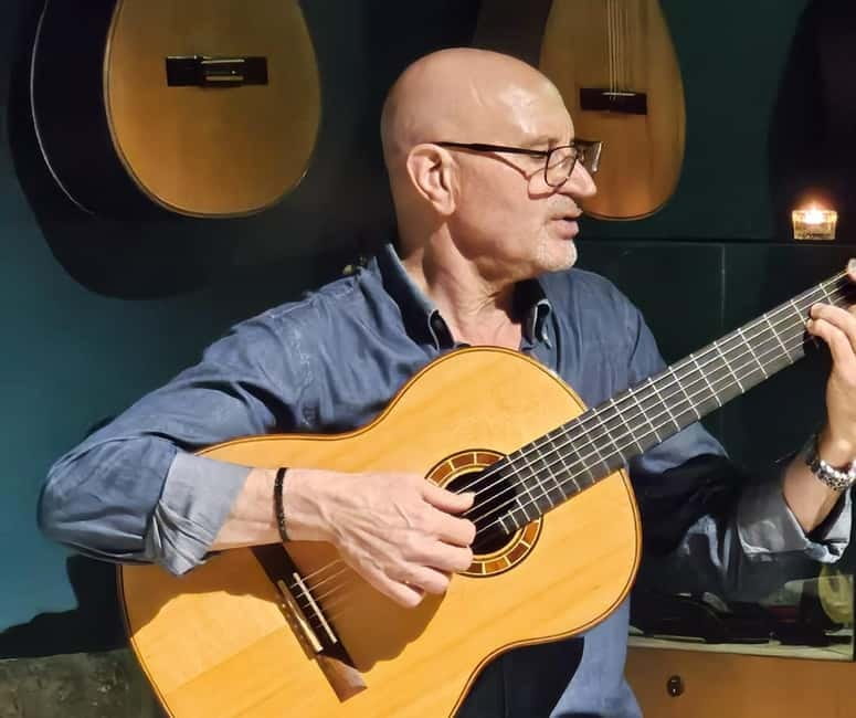 Porto: Intimate Fado Show & Port Wine in Trindade Noble Hall - Entering the Trindade Noble Hall