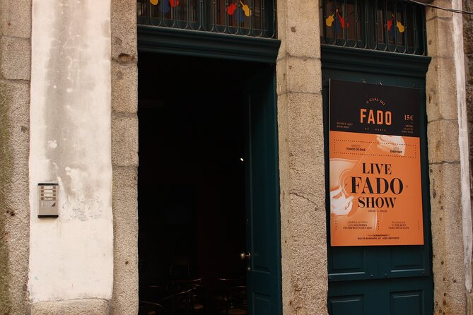 Porto: Live Fado with a Glass of Port Wine at Casa do Fado Sé - Why this short Fado evening works in Porto