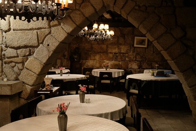 Porto Moonlight Walk and Fado Dinner - A Porto evening built around Fado