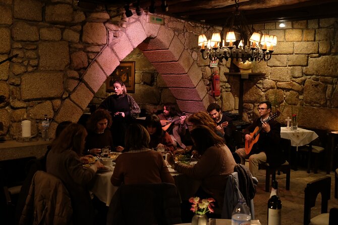 Porto Moonlight Walk and Fado Dinner - Meeting the singers and guitarists