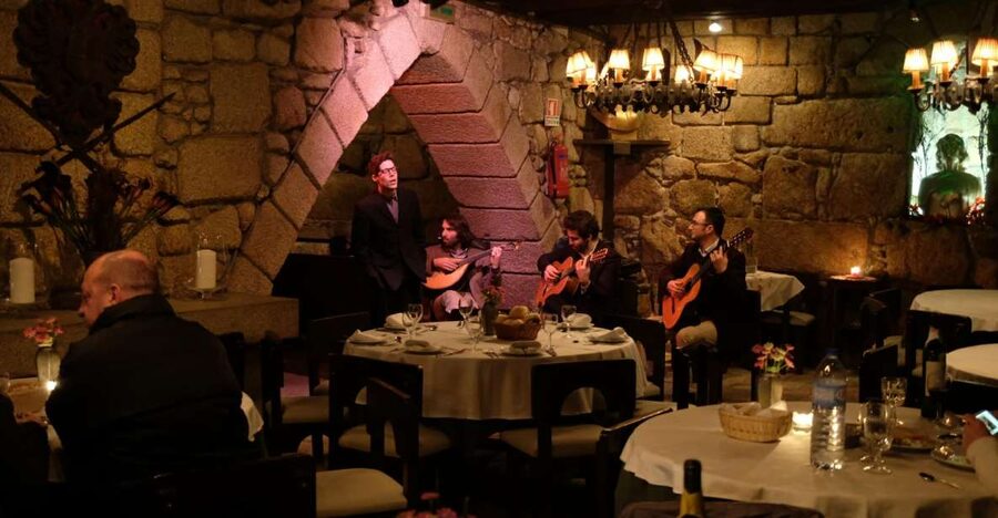 Porto Moonlight Walk & Fado Dinner - A three-hour evening with room for conversation