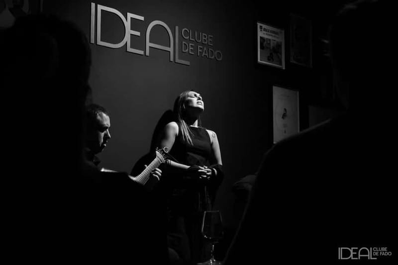Porto: The highest-rated traditional fado concert (downtown) - A glass of Port before the first song