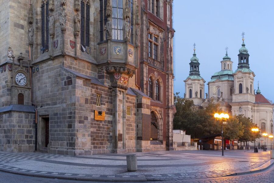 Prague: Classical Concert in St. Nicholas Church - What happens during the one-hour performance