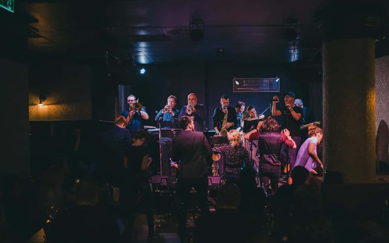Prague: Jazz Show with Signature Cocktail - Key points before you book