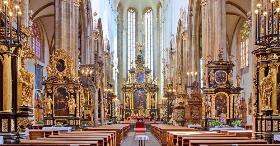 Prague: Tyn Church Classical Music Concert - Who should book the Týn Church concert?