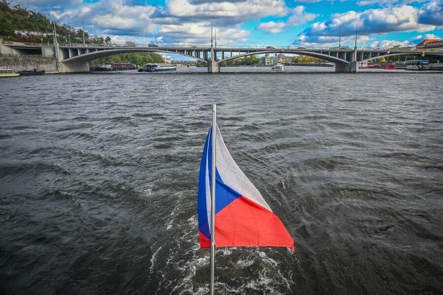 Prague: Vltava River Cruise in Jazz Style and Commentary - Why this short Vltava cruise works