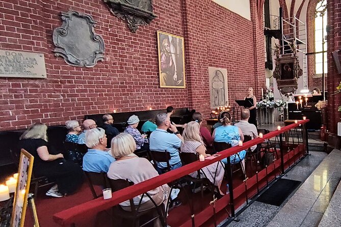 Private Candlelight concerts with classical music in Wroclaw - Should you book the Wroclaw candlelight concert?