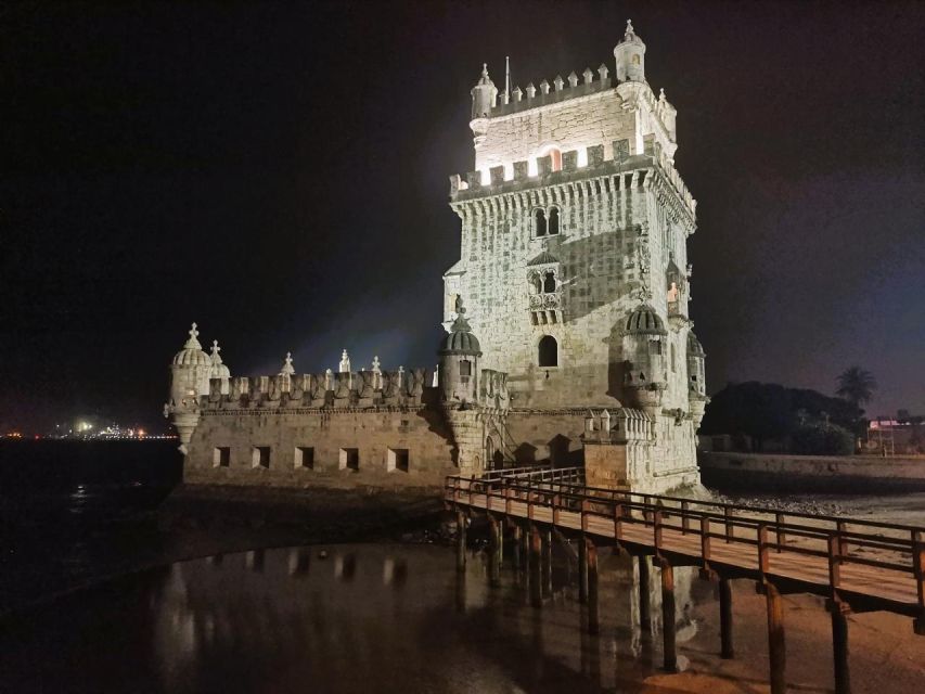 Private half-day Lisbon by Night Fado UNESCO Heritage &Views - Why a private Lisbon night tour works well