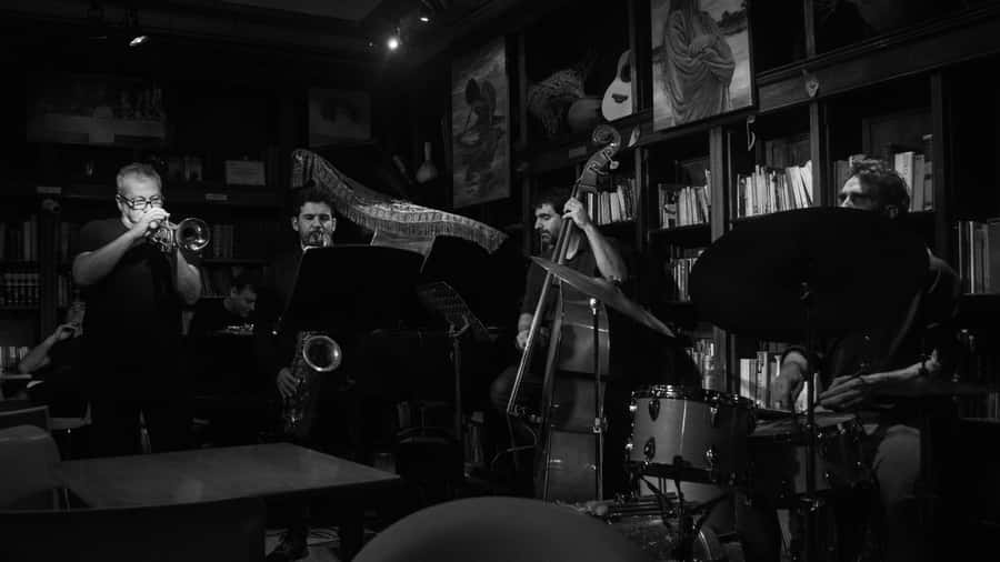 Recoleta Walking Tour and Live Jazz Show - What the Three-Hour Schedule Feels Like