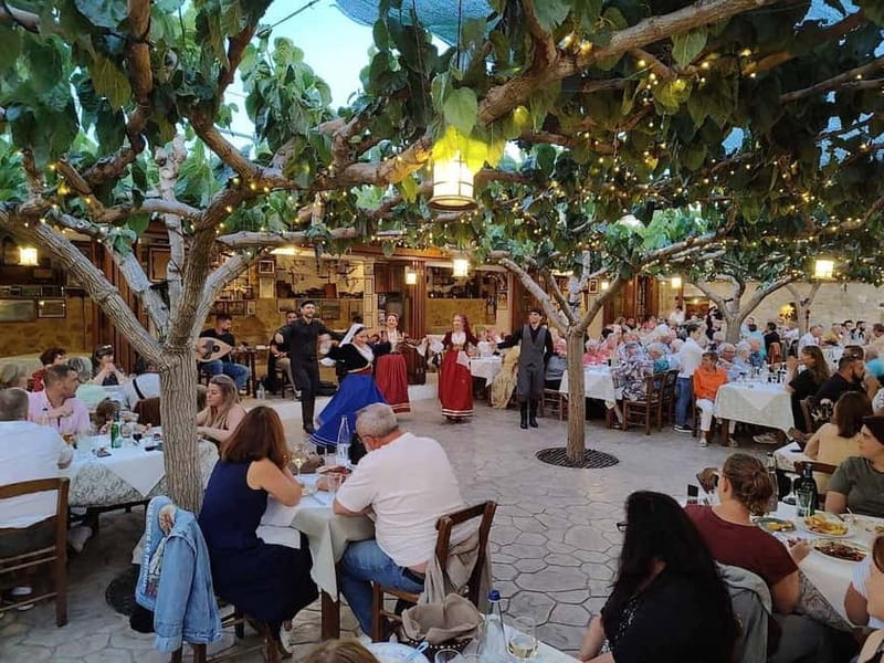 Rethymnon: Cretan Night with Dinner and Live Music - Why this Cretan night works so well