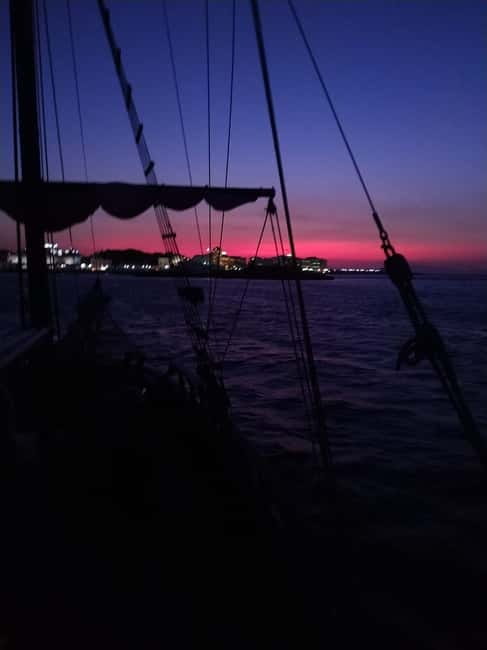 Rhodes: Night Cruise with Live Music and Sightseeing. - Greek music becomes the main event