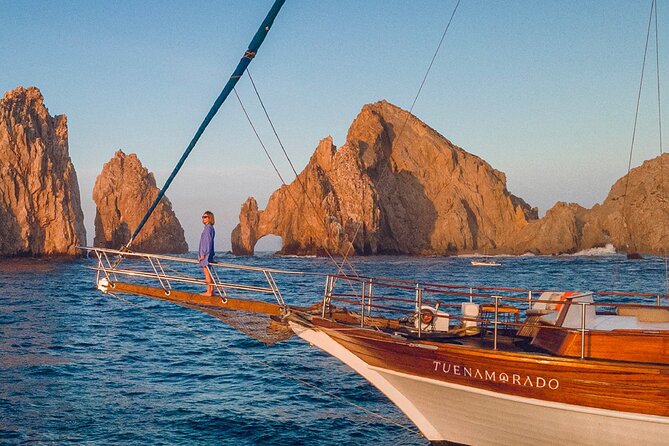 Romantic Sailboat Sunset: Live Music, Premium Bar & Dinner -Cabos - Premium drinks from the in-house mixologist