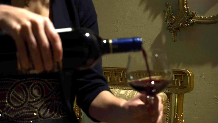 RomanticOpera concert in the artist's house on the hills and wine tasting - What the strongest praise tells you