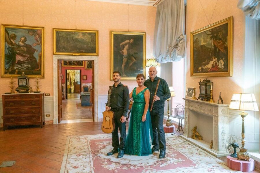 Rome: Opera Concert in Palazzo Doria Pamphilj - Hearing opera with a soprano and four Baroque sounds