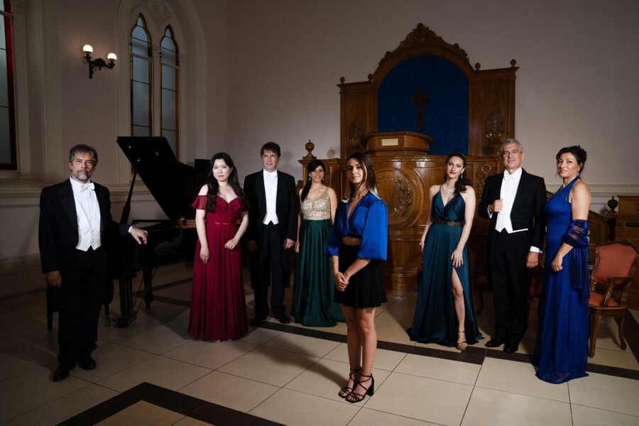 Rome: "Opera's Greatest Hits" Opera Concert with Aperitif - Why the intimate setting matters