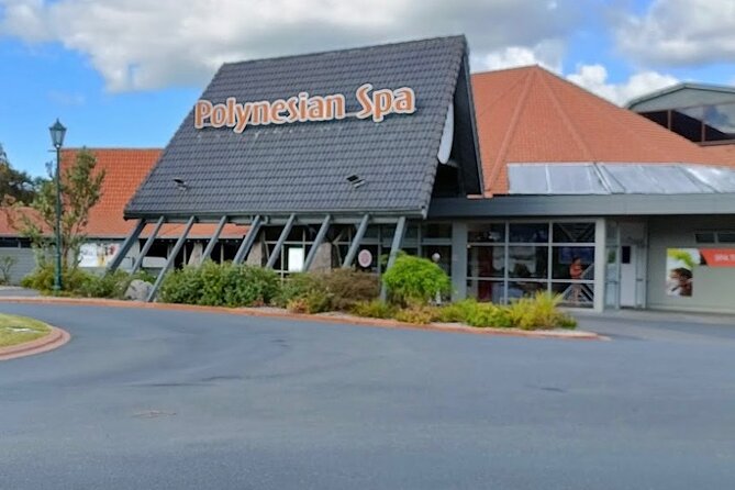 Rotorua: WaiOtapu & Redwood forest & Blues springs from Auckland - A two-hour pause for lunch and Rotorua town
