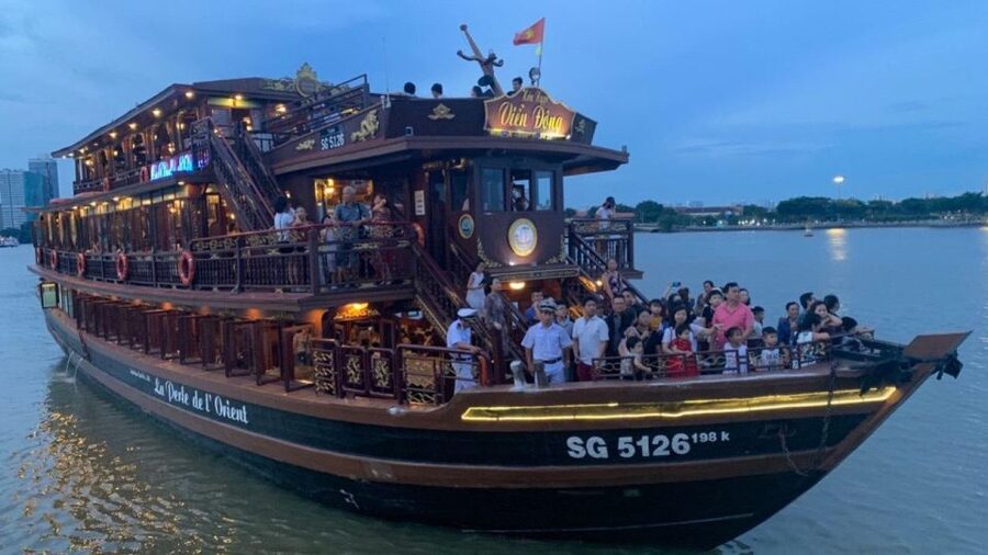 Saigon River Dinner on Cruise with Buffet and live music - Watching Saigon change after sunset