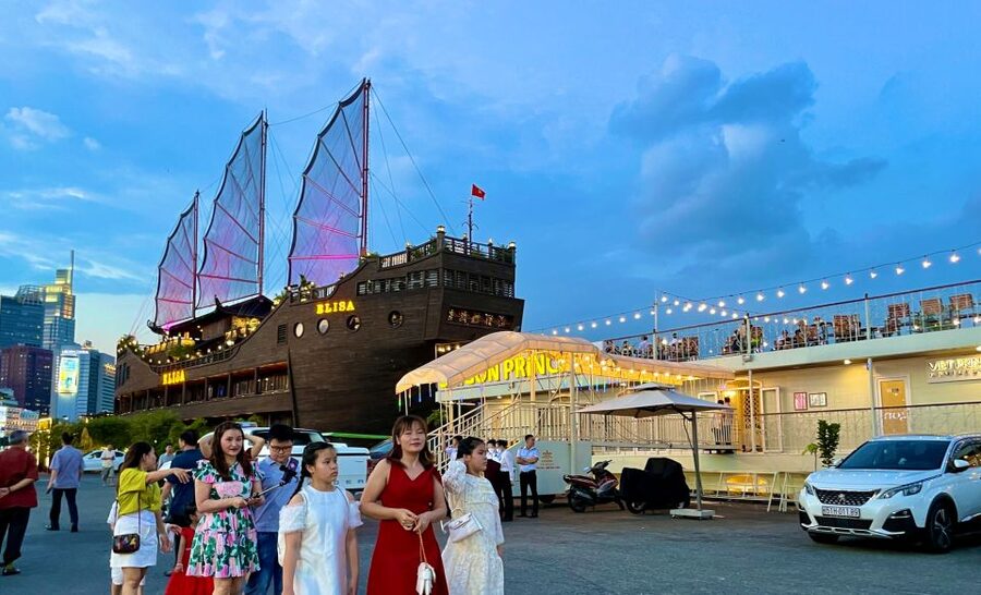 Saigon River Dinner on Cruise with Buffet and live music - The small-group advantage