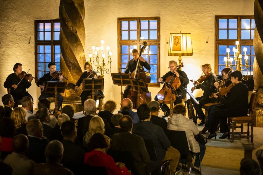 Salzburg: Best of Mozart Fortress Concert and Dinner - Timing, clothing, and practical details