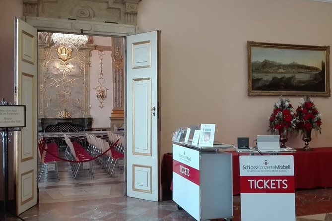 Salzburg: Christmas Concert at Mirabell Palace - A closer look at the Mirabell Palace meeting point