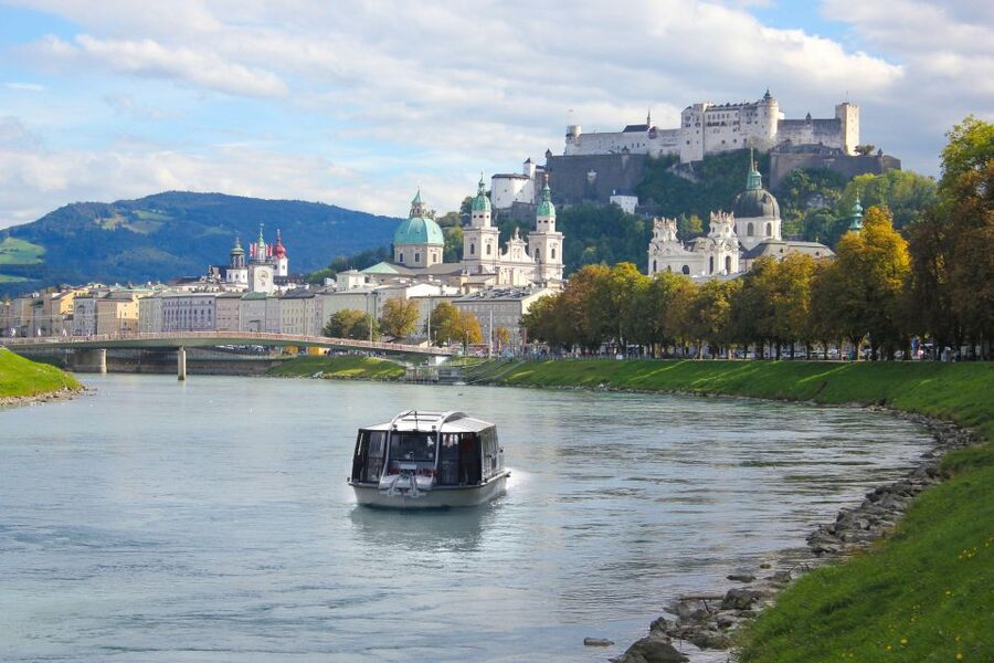 Salzburg: River Cruise & Best of Mozart Fortress Concert - Group size, comfort, and practical details