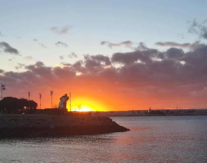 San Diego: Enjoy a jazz cruise on Laki's Lounge - Is Laki’s Lounge Good for a Date?