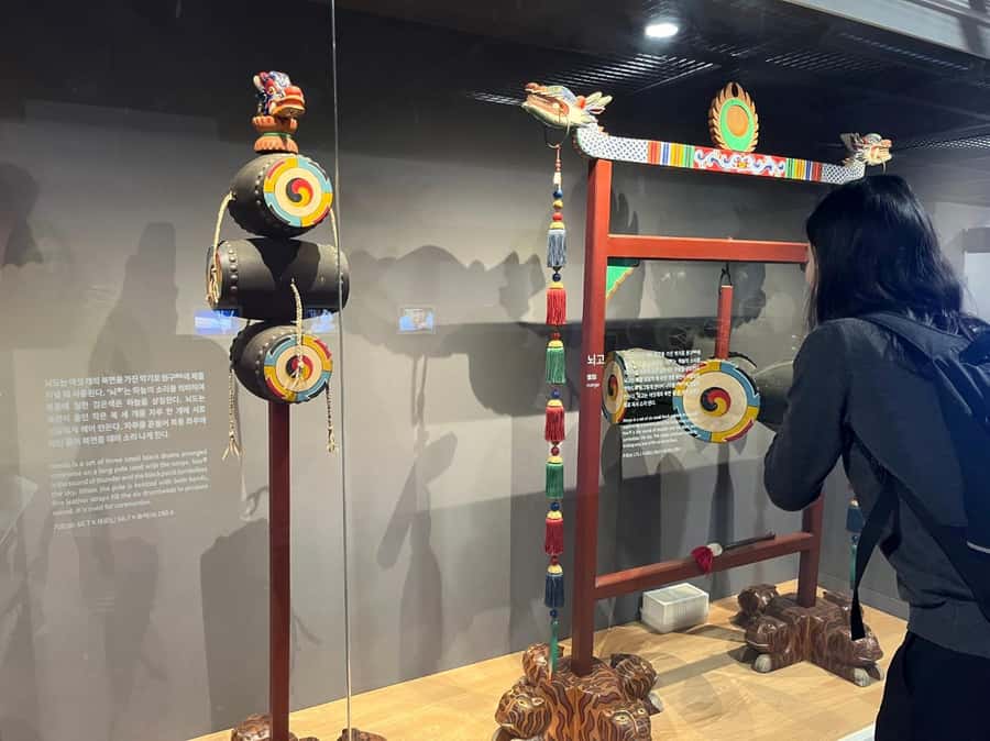 SEOUL: Gugak - Korean Traditional Music Museum&Concert Tour - From museum displays to live sound