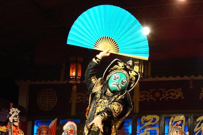 Sichuan Opera with face-changing at Sichuan opera theater - Should you book the Sichuan Opera show?