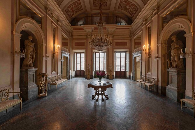 Siena: Intimate Opera Concert & Tour in Piazza del Campo - Music in the halls: Monteverdi, Frescobaldi, and period guitar