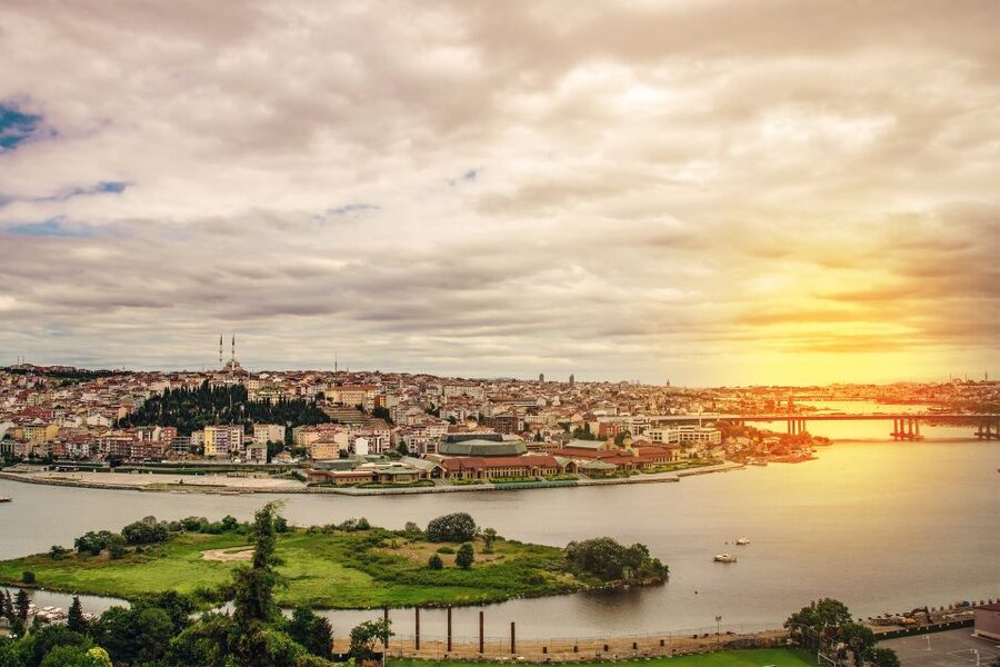 Soap Opera tour: Golden Horn via Public Ferry – Half Day - St. George’s Cathedral and the power of a grand interior