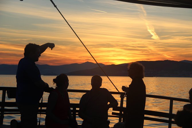 Split:Sunset Cruise with Live Music - Live music, requests, and the mood on board