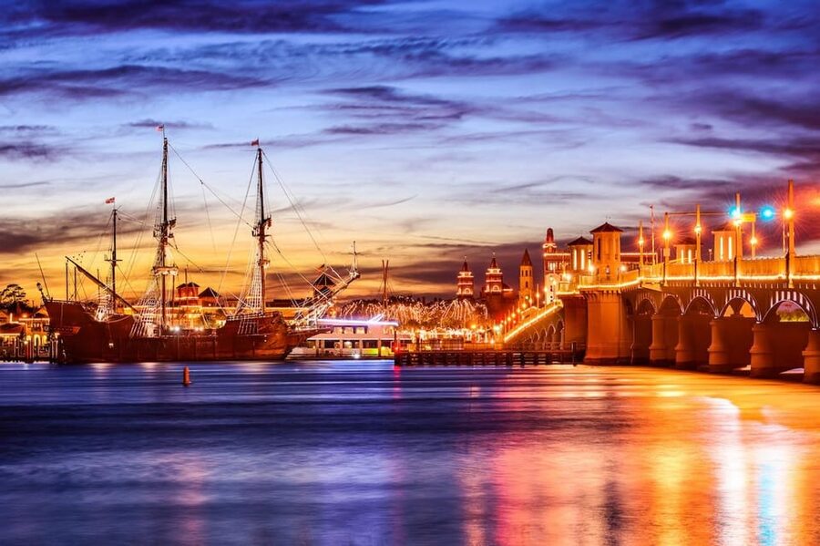 St Augustine: Nights of Lights Sail w Live Music& Sunset Opt - 3-D glasses and holiday photography