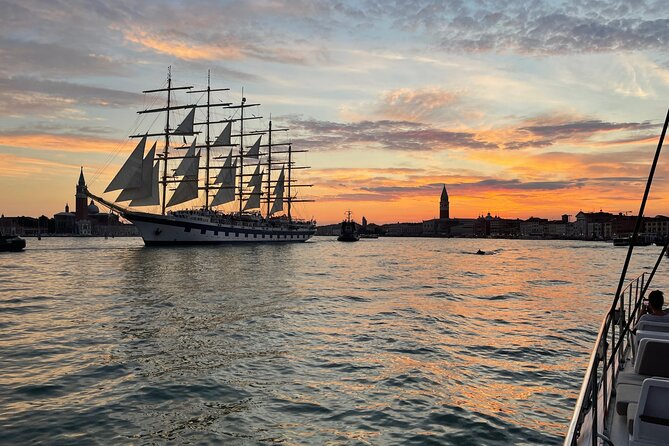 Sunset Jazz Catamaran Cruise with Aperitivo and Live Saxophone - San Giorgio Maggiore and the open lagoon