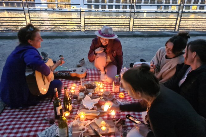 Sunset Picnic with View of Eiffel Tower and Live Music - Is the $72.09 price good value?