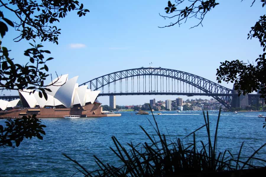 Sydney Half Day private tour: see Opera House, Bondi Beach - Key points at a glance